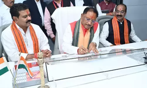 साय कैबिनेट के बीच हुआ विभागों का बंटवारा, सीएम समेत 12 मंत्रियों को मिले ये विभाग साय कैबिनेट के बीच हुआ विभागों का बंटवारा, सीएम समेत 12 मंत्रियों को मिले ये विभाग