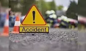 ट्रक ने दोपहिया वाहन को कुचला, दो की मौके पर ही मौत ट्रक ने दोपहिया वाहन को कुचला, दो की मौके पर ही मौत