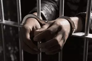 कोलकाता में अपनी ही बेटी से बलात्कार के आरोप में पुलिसकर्मी गिरफ्तार कोलकाता में अपनी ही बेटी से बलात्कार के आरोप में पुलिसकर्मी गिरफ्तार