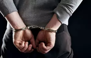 कर्नाटक : दलित महिला की न्यूड परेड मामले में दो और लोग गिरफ्तार कर्नाटक : दलित महिला की न्यूड परेड मामले में दो और लोग गिरफ्तार