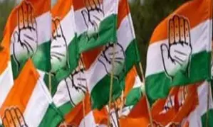 गोवा में दलबदल से परेशान कांग्रेस दे रही है भाजपा को कड़ी टक्कर