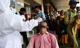 नोएडा में बढ़ रहे कोरोना के मरीज, चार हुई संख्या, अस्पतालों में मास्क नदारद