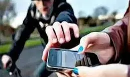 पता पूछने के बहाने मोबाइल छीनकर भागे पता पूछने के बहाने मोबाइल छीनकर भागे