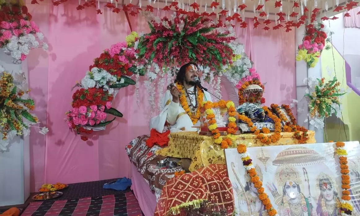 बचपन से ही भगवान के भजन-पूजन में लग जाना चाहिए: हरिदास महाराज जी बचपन से ही भगवान के भजन-पूजन में लग जाना चाहिए: हरिदास महाराज जी