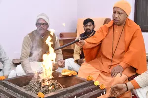 नववर्ष के पहले प्रभात पर सीएम ने किया रुद्राभिषेक नववर्ष के पहले प्रभात पर सीएम ने किया रुद्राभिषेक