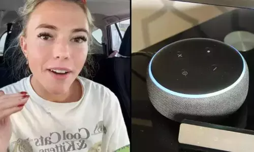पति से रात में अचानक बातें करने लगी एलेक्सा, नाराज पत्नी ने परेशान होकर घर से बाहर दिया फेंक पति से रात में अचानक बातें करने लगी एलेक्सा, नाराज पत्नी ने परेशान होकर घर से बाहर दिया फेंक