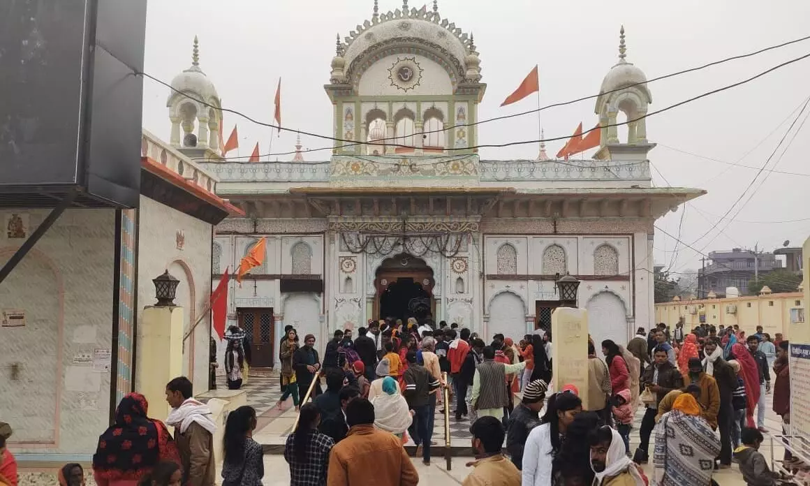 नववर्ष का पहला दिन लेकर आया नई उम्मीदें, लोगों ने मंदिरों में दर्शन कर परिवार की खुशियों की मांगी मन्नत नववर्ष का पहला दिन लेकर आया नई उम्मीदें, लोगों ने मंदिरों में दर्शन कर परिवार की खुशियों की मांगी मन्नत