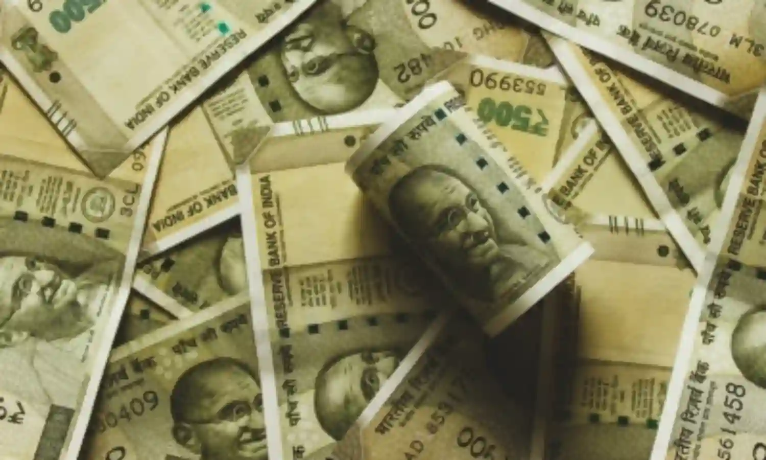 करोड़ों के नकली नोट छापने और चलाने के आरोप में बीयूएमएस छात्र, सीएससी मालिक समेत 3 लोग गिरफ्तार