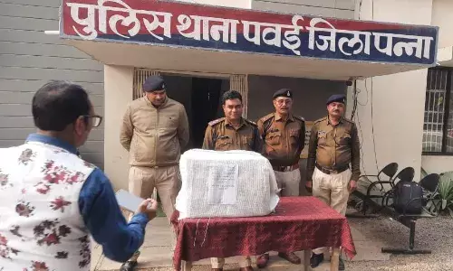 पवई पुलिस ने छ: पेटी अवैध शराब के साथ आरोपी को किया गिरफ्तार