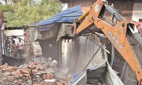 नासुप्र का अनेक सोसायटी में अतिक्रमण पर चला बुलडोजर नासुप्र का अनेक सोसायटी में अतिक्रमण पर चला बुलडोजर