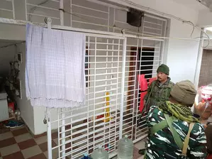 ईडी ने झारखंड में साहिबगंज के डीसी के आवास से आठ लाख कैश बरामद किए ईडी ने झारखंड में साहिबगंज के डीसी के आवास से आठ लाख कैश बरामद किए