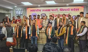 आप के कई संस्थापक नेताओं ने थामा भाजपा का दामन