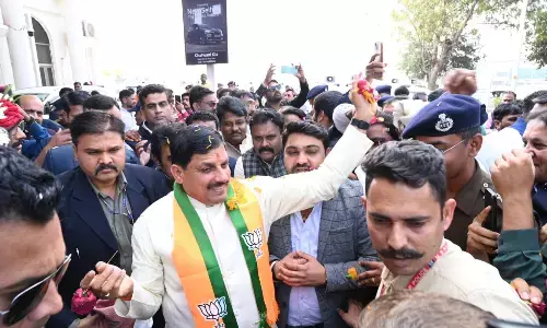 मुख्यमंत्री डॉ मोहन यादव का डुमना विमानतल पर हुआ जोरदार स्वागत