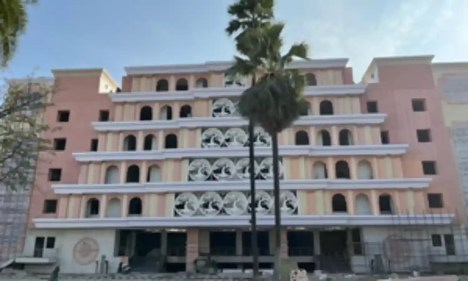 अयोध्या में नए साल में कलेक्ट्रेट के पास लक्ष्मण कुंज स्मार्ट व्हीकल मल्टी लेवल पार्किंग का शुभारंभ