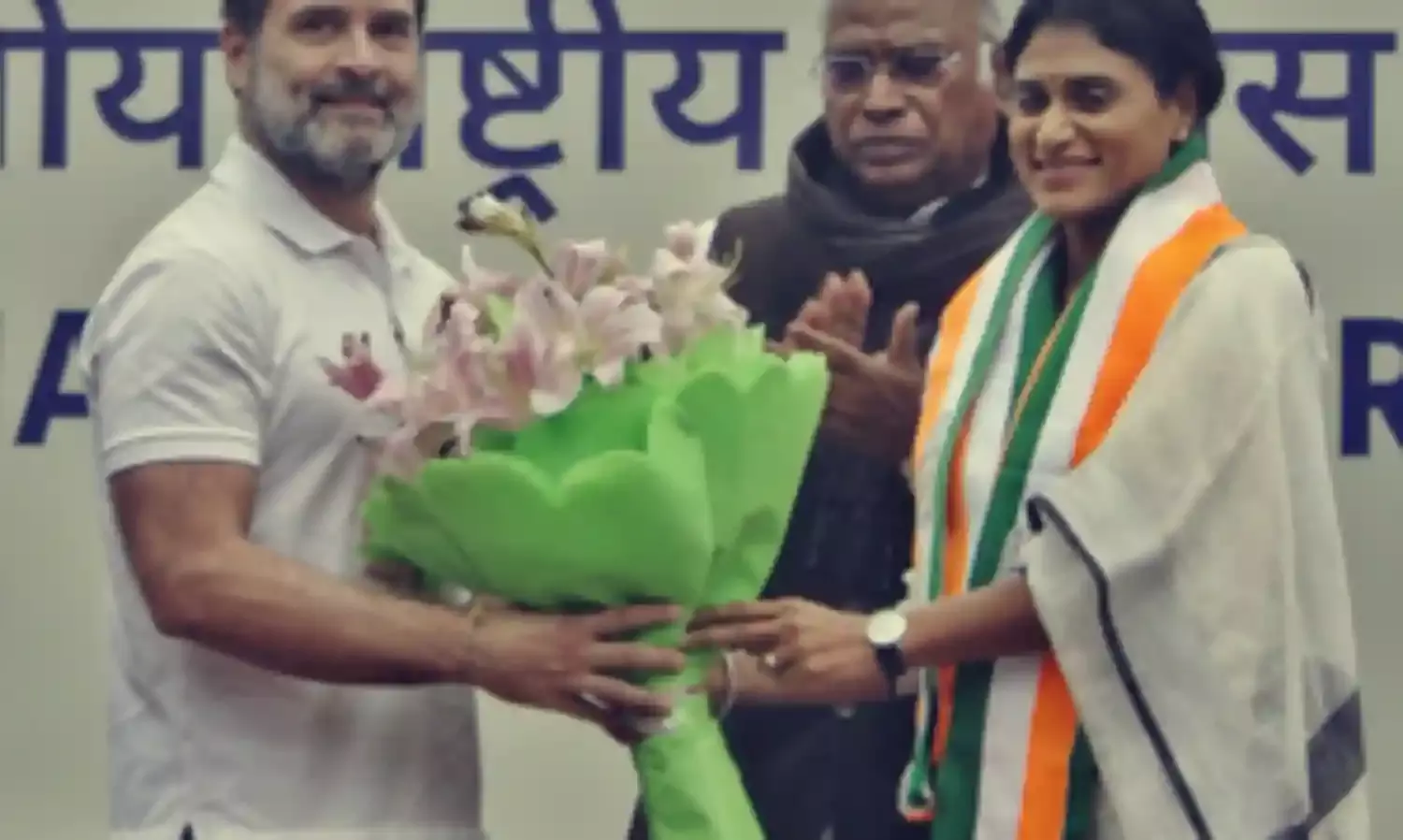 वाई.एस. शर्मिला की एंट्री से बदल सकता है आंध्र का सियासी समीकरण