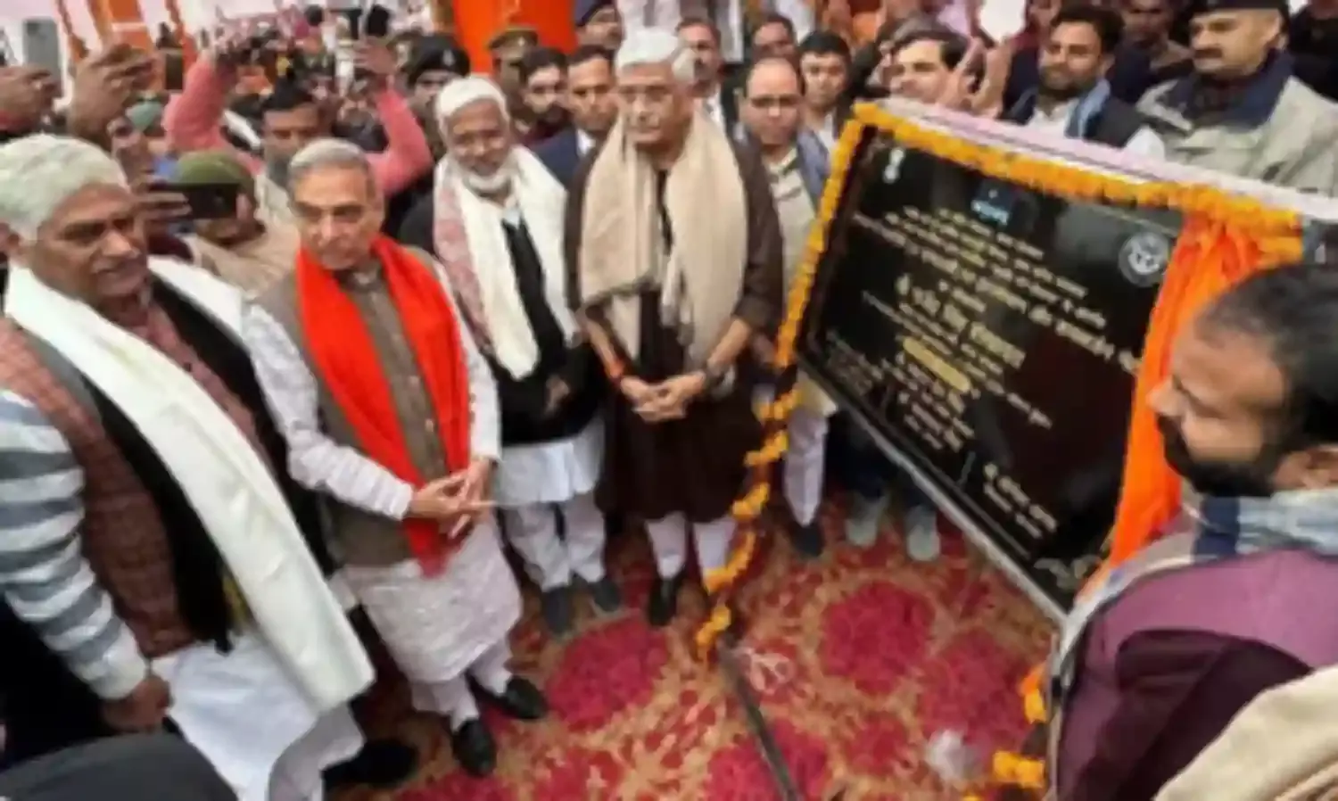 बागपत में केंद्रीय जलशक्ति मंत्री गजेंद्र सिंह शेखावत 7.36 करोड़ की लागत से तैयार वॉटर ट्रीटमेंट प्लांट का उद्घाटन किया