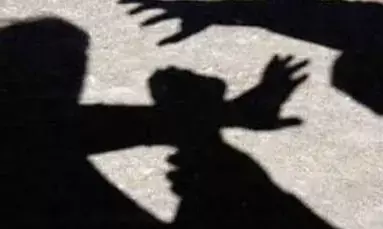 लिव इन में रहने वाले प्रेमी ने विवाद के बाद प्रेमिका के प्राइवेट पार्ट में डाली मिर्ची