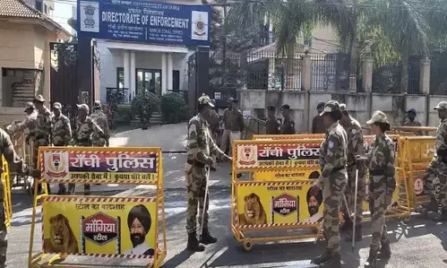 जेल से संपादक को धमकी देने के मामले में जेलर सहित तीन कर्मी सस्पेंड
