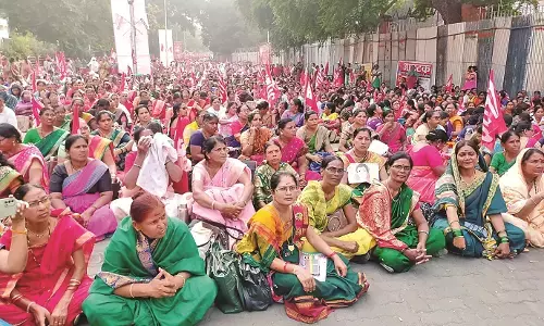 हक के लिए हड़ताल, दबाव का नोटिस हक के लिए हड़ताल, दबाव का नोटिस