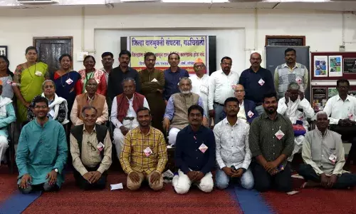अब महुआ फूल से शराब नहीं बल्कि बनेंगे पोषक लड्‌डू!