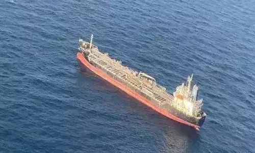 नेवी ने एमवी लीला नोरफोक से 15 भारतीय को सुरक्षित निकाला, समुद्री लुटेरों ने जहाज को किया था हाईजैक, देखें वीडियो