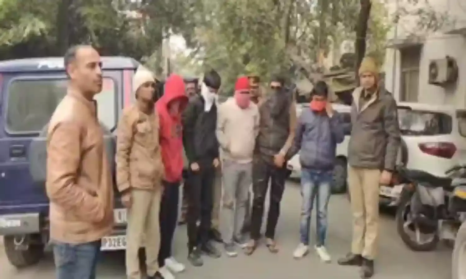 एमिटी और दिल्ली यूनिवर्सिटी के छात्र निकले गांजा तस्कर, 5 गिरफ्तार, लाखों का माल बरामद