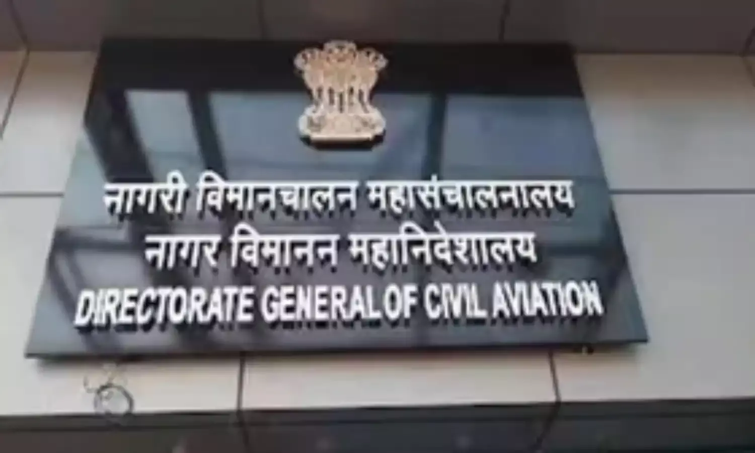 डीजीसीए ने सभी बोइंग 737-8 मैक्स विमानों में आपातकालीन निकास का निरीक्षण करने को कहा