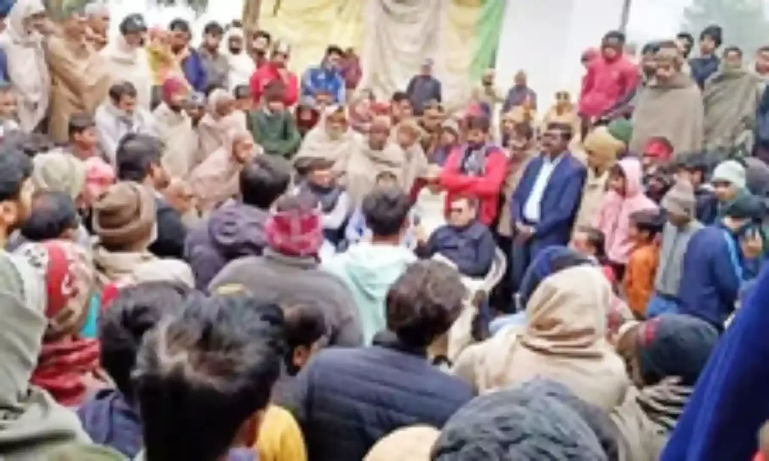 मेरठ में उपजिलाधिकारी कार्यालय के सामने आत्मदाह करने वाले किसान की अस्पताल में मौत, हंगामा