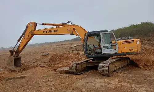 सिरी के पाठा तालाब में हो रहे अवैध उत्खनन को रूकवाया सिरी के पाठा तालाब में हो रहे अवैध उत्खनन को रूकवाया