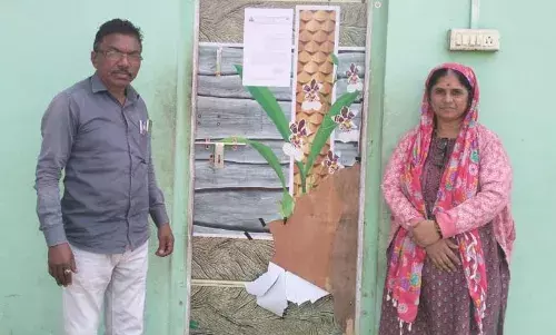 काम पर न लौटने वाली आंगनवाड़ी सेविकाओं को नौकरी से निकालने की मिली चेतावनी काम पर न लौटने वाली आंगनवाड़ी सेविकाओं को नौकरी से निकालने की मिली चेतावनी