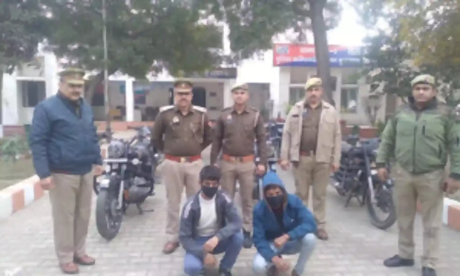 ग्रेटर नोएडा में पहलवान वाहन चोर गैंग के 2 गिरफ्तार, चोरी की 9 बाइकें बरामद