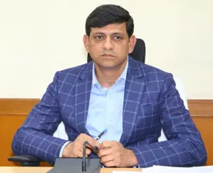 इंदौर के माॅल, रेस्टोरेंट में राम मंदिर की प्रतिकृति नहीं लगाने पर महापौर भड़के इंदौर के माॅल, रेस्टोरेंट में राम मंदिर की प्रतिकृति नहीं लगाने पर महापौर भड़के