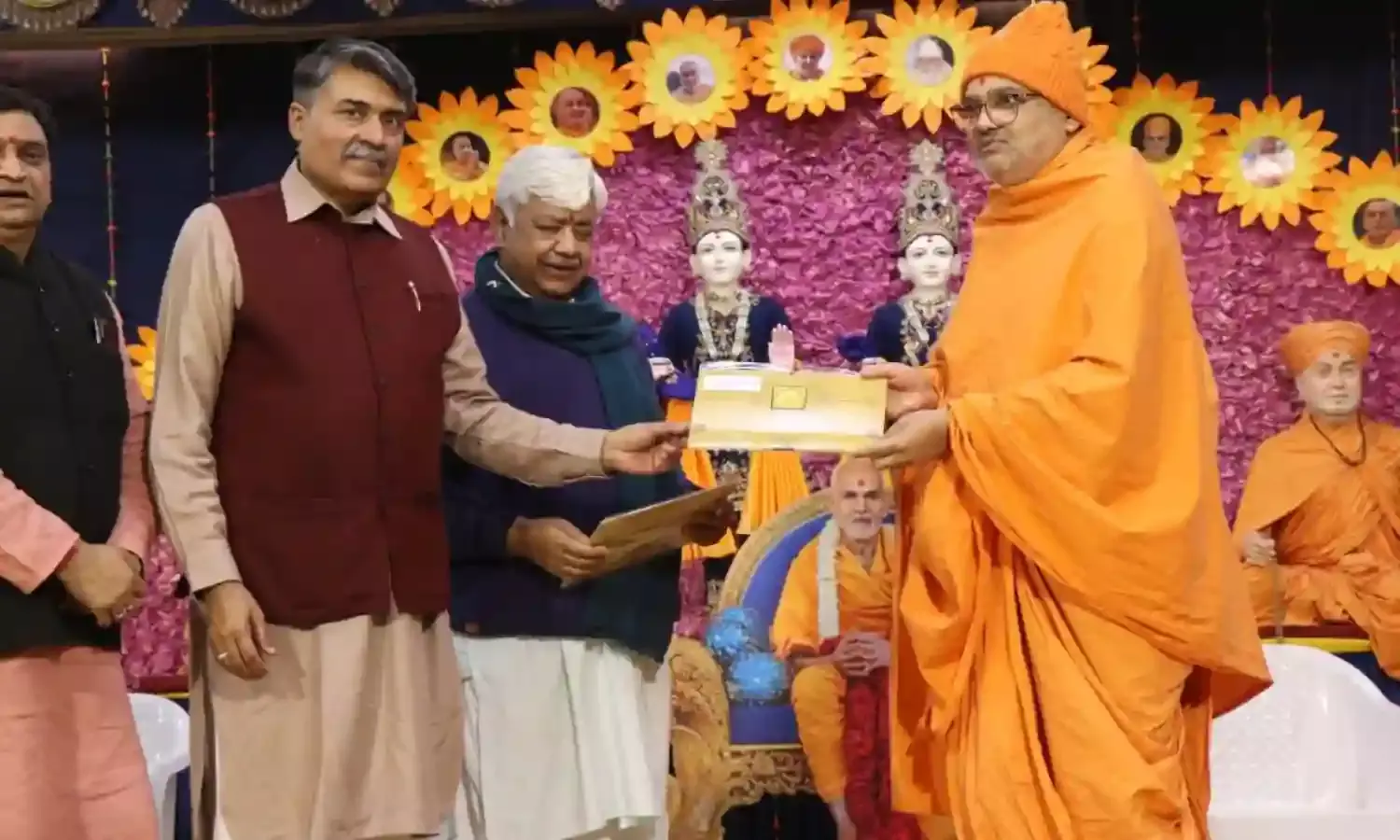 श्री राम मंदिर अयोध्या के प्रतिनिधि मंडल ने अक्षरधाम और BAPS संस्था को दिया भावभरा निमंत्रण