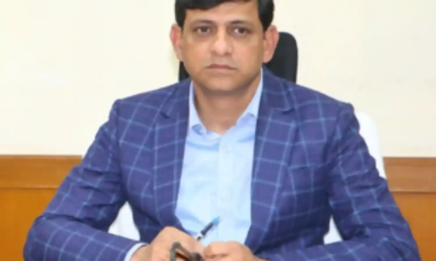 इंदौर के माॅल, रेस्टोरेंट में राम मंदिर की प्रतिकृति नहीं लगाने पर महापौर भड़के