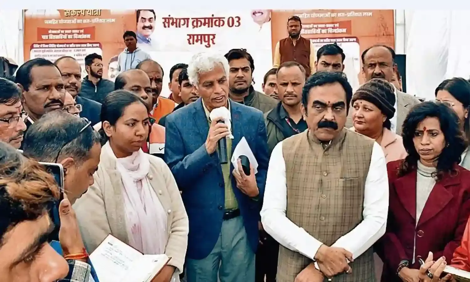 राशन दुकान के सेल्समैन की शिकायत होते ही कार्रवाई