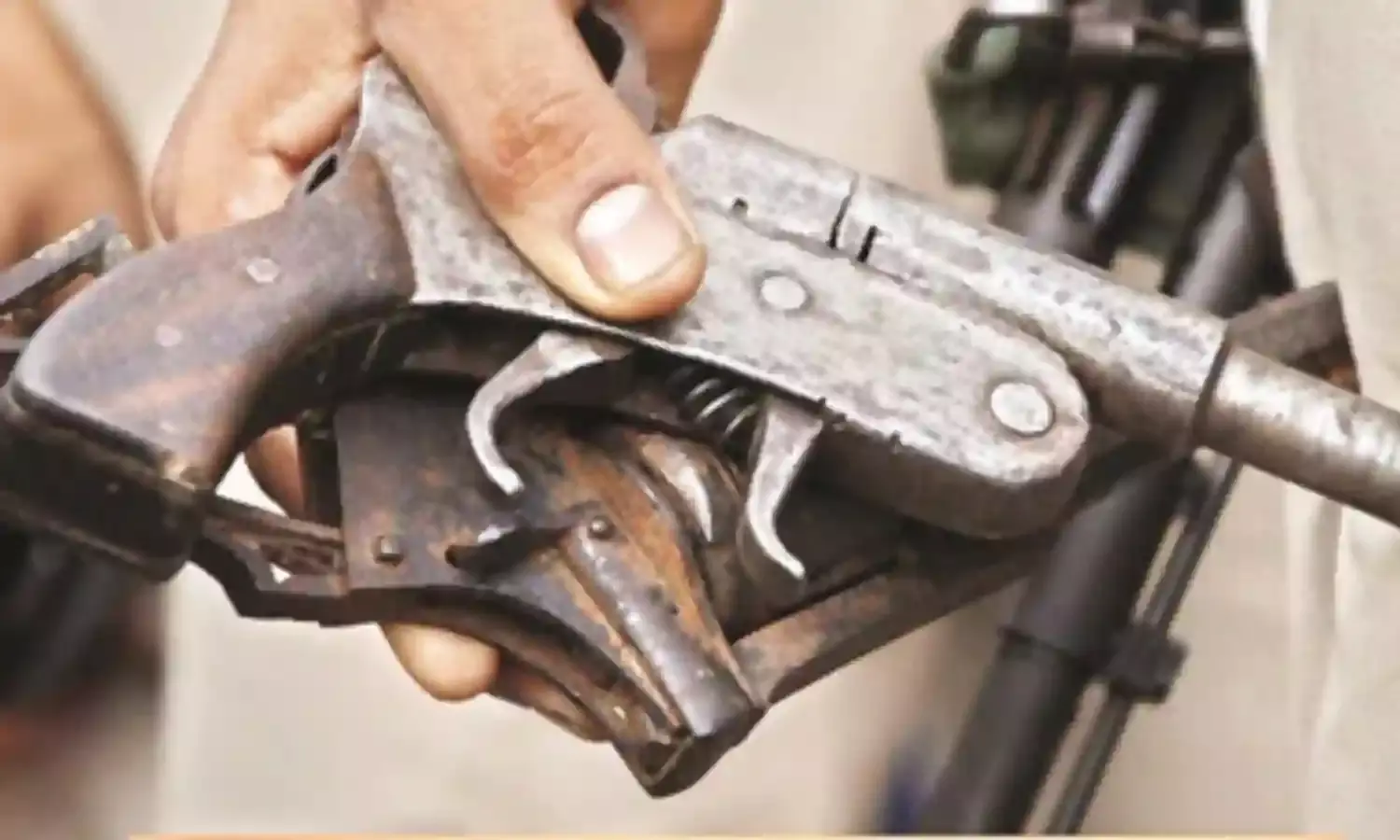 ठाणे में शराब के नशे में झगड़े के बाद दोस्तों ने 18 वर्षीय लड़के की गोली मारकर हत्या की