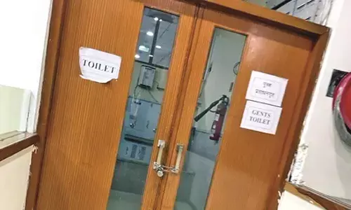 खर्रे की पन्नियों से हो गया शौचालय चोक, मनपा आयुक्त का आदेश भी रहा बेअसर