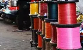 पुलिस के छापे में नायलॉन मांजे के 21 बंडल जब्त, मामले में आरोपी गिरफ्तार-वाहन जब्त पुलिस के छापे में नायलॉन मांजे के 21 बंडल जब्त, मामले में आरोपी गिरफ्तार-वाहन जब्त