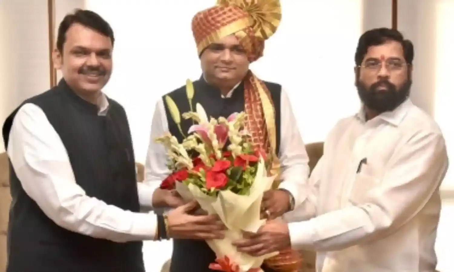 महाराष्ट्र विधानसभा अध्यक्ष के फैसले से उद्धव ठाकरे को झटका, शिंदे के नेतृत्व वाले गुट को असली शिवसेना बताया (लीड-1)