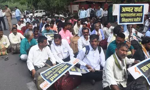 सरकार ने अपर वर्धा के प्रकल्प ग्रस्तों से मांगा 15 दिन का समय, मांग पूरी नहीं हुई तो उग्र आंदोलन करेंगे प्रकल्पग्रस्त सरकार ने अपर वर्धा के प्रकल्प ग्रस्तों से मांगा 15 दिन का समय, मांग पूरी नहीं हुई तो उग्र आंदोलन करेंगे प्रकल्पग्रस्त