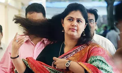 पंकजा मुंडे की परेशानी बढ़ी- चीनी मिल की होगी ई-नीलामी, बकाया वसूलने की जुगत में बैंक