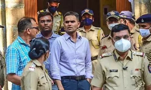 समीर वानखेड़े की गिरफ्तारी से अंतरिम संरक्षण बरकरार, 15 फरवरी को होगी सुनवाई समीर वानखेड़े की गिरफ्तारी से अंतरिम संरक्षण बरकरार, 15 फरवरी को होगी सुनवाई