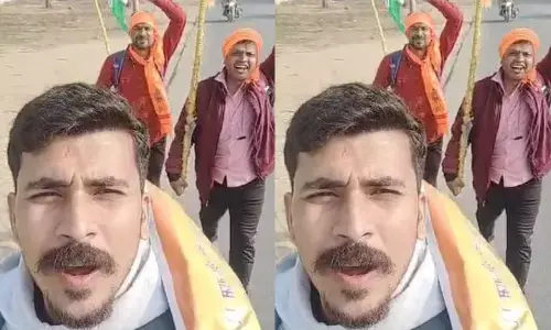 अयोध्या यात्रा पर पैदल ही निकले राम भक्ति में डूबे ये दो भक्त, मेरठ पहुंचे तो एक और युवक इनके कारवां में हुआ शामिल