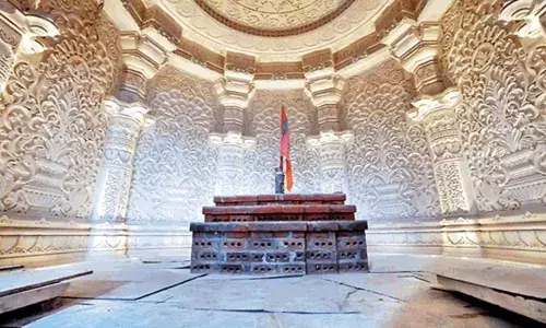 बिना मूर्ति के यहां होती है भगवान राम की पूजा, पीएम मोदी ने इस स्थान की मिट्टी को लगाया था माथे पर, जानिए बिना भक्त के क्यों की जाती है स्तंभ की अर्चना बिना मूर्ति के यहां होती है भगवान राम की पूजा, पीएम मोदी ने इस स्थान की मिट्टी को लगाया था माथे पर, जानिए बिना भक्त के क्यों की जाती है स्तंभ की अर्चना
