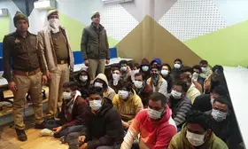 विदेशियों से धोखाधड़ी करने वाले कॉल सेंटर का एसटीएफ और नोएडा पुलिस ने किया पर्दाफाश, 25 गिरफ्तार
