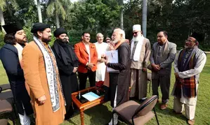 प्रधानमंत्री मोदी ने अजमेर शरीफ दरगाह में ख्वाजा मोइनुद्दीन चिश्ती के उर्स के दौरान चढ़ाने के लिए पवित्र चादर भेंट की