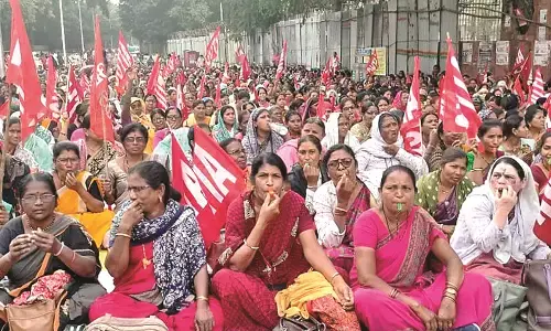 आंगनवाड़ी कर्मचारियों को शुक्रवार तक मिला डेडलाइन , प्रशासन सख्त