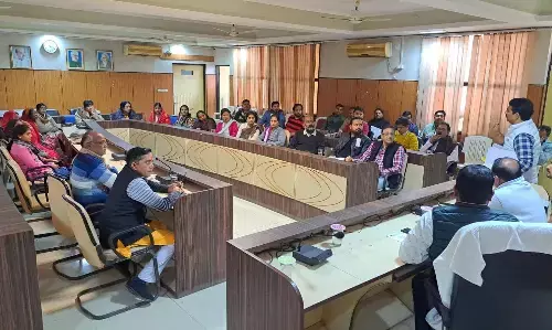 पार्षद करते रहे इंतजार, नहीं आए सीएमओ नगर पालिका परिषद की बैठक स्थगित, 11 बिंदुओं पर होनी थी चर्चा लेकिन मेला तैयारियों पर ही पार्षदों ने रखे विचार पार्षद करते रहे इंतजार, नहीं आए सीएमओ नगर पालिका परिषद की बैठक स्थगित, 11 बिंदुओं पर होनी थी चर्चा लेकिन मेला तैयारियों पर ही पार्षदों ने रखे विचार