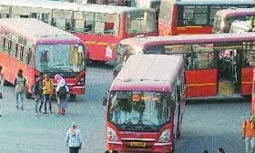 डिजिटल भुगतान लेने से बस कंडक्टर कर रहे इनकार, आए दिन हो रही बहसबाजी डिजिटल भुगतान लेने से बस कंडक्टर कर रहे इनकार, आए दिन हो रही बहसबाजी