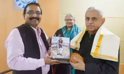 दिलों को जीतकर हिंदी को राष्ट्रभाषा बनाना है : कुलपति प्रो. सुरेश